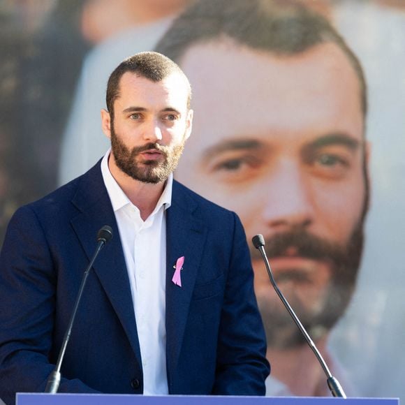 Louis Sarkozy a ouvert son QG de campagne sur la place de la mairie de Menton après avoir déclaré sa candidature aux prochaines élections municipales dans la cité du citron. Devant des centaines de personnes, il a exposé ses projets pour la ville, le 11 octobre 2025 à Menton, France. Photo by Shootpix/ABACAPRESS.COM