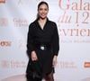Semi-exclusif - Marine Lorphelin (Miss France 2013) lors de la première édition du gala caritatif 'le Gala du 12 Fevrier' au profit des grands brûlés dans les salons de l'Hotel Royal Monceau le 12 Fevrier 2026 à Paris. . Ce gala caritatif initié par l'influenceuse Julie Bourges, brûlée au troisième degré à 16 ans est un rendez-vous solidaire dans la continuité de ses prises de parole après le drame de Crans-Montana. Organisé dans le cadre du lancement de l’association Douze Février, ce gala a pour vocation de centraliser des fonds et de développer des actions solidaires en faveur des grands brûlés.
Une cagnotte a déjà permis de réunir plus de 20 000 euros. 60 % des sommes collectées seront reversées à parts égales aux associations Flavie et Burns & Smiles, dont Julie Bourges est la marraine.
Le choix de la date n’a rien d’anodin : lors d’un carnaval scolaire, le 12 février 2013, le costume de Julie Bourges prend feu, laissant la jeune de 16 ans brûlée au 3e degré sur près de 40 % de son corps. Après de nombreuses opérations, elle entame une longue reconstruction. Depuis, elle se bat pour les victimes et contre les préjugés. Écrite après la tragédie de Crans-Montana, où l’incendie d’un bar d'une station de sports d'hiver suisse a fait plus de 40 morts lors du Nouvel An 2026, sa « lettre aux Grands Brûlés » avait été largement diffusée sur les réseaux sociaux. © Denis Guignebourg/BestImage | 00743035