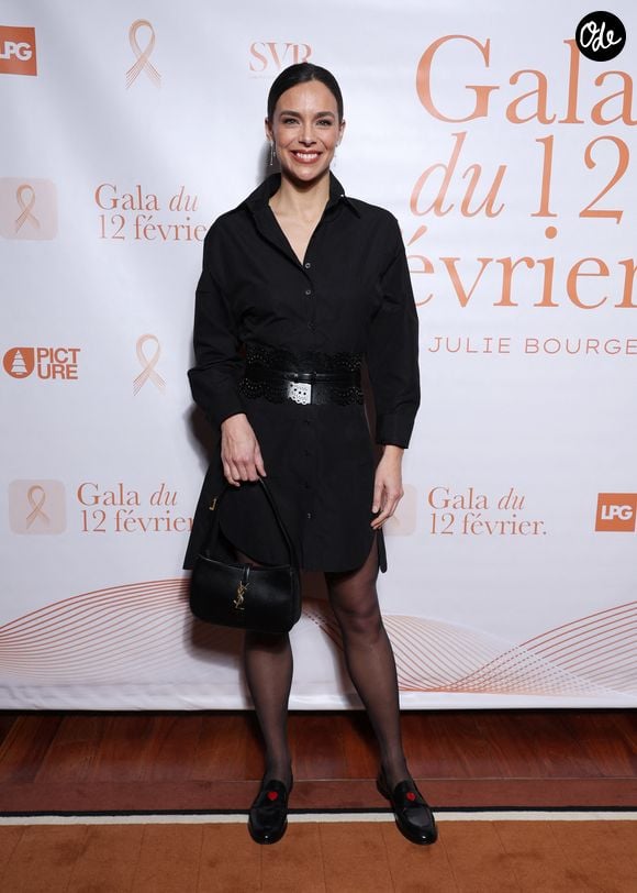 Semi-exclusif - Marine Lorphelin (Miss France 2013) lors de la première édition du gala caritatif 'le Gala du 12 Fevrier' au profit des grands brûlés dans les salons de l'Hotel Royal Monceau le 12 Fevrier 2026 à Paris. . Ce gala caritatif initié par l'influenceuse Julie Bourges, brûlée au troisième degré à 16 ans est un rendez-vous solidaire dans la continuité de ses prises de parole après le drame de Crans-Montana. Organisé dans le cadre du lancement de l’association Douze Février, ce gala a pour vocation de centraliser des fonds et de développer des actions solidaires en faveur des grands brûlés.
Une cagnotte a déjà permis de réunir plus de 20 000 euros. 60 % des sommes collectées seront reversées à parts égales aux associations Flavie et Burns & Smiles, dont Julie Bourges est la marraine.
Le choix de la date n’a rien d’anodin : lors d’un carnaval scolaire, le 12 février 2013, le costume de Julie Bourges prend feu, laissant la jeune de 16 ans brûlée au 3e degré sur près de 40 % de son corps. Après de nombreuses opérations, elle entame une longue reconstruction. Depuis, elle se bat pour les victimes et contre les préjugés. Écrite après la tragédie de Crans-Montana, où l’incendie d’un bar d'une station de sports d'hiver suisse a fait plus de 40 morts lors du Nouvel An 2026, sa « lettre aux Grands Brûlés » avait été largement diffusée sur les réseaux sociaux. © Denis Guignebourg/BestImage | 00743035