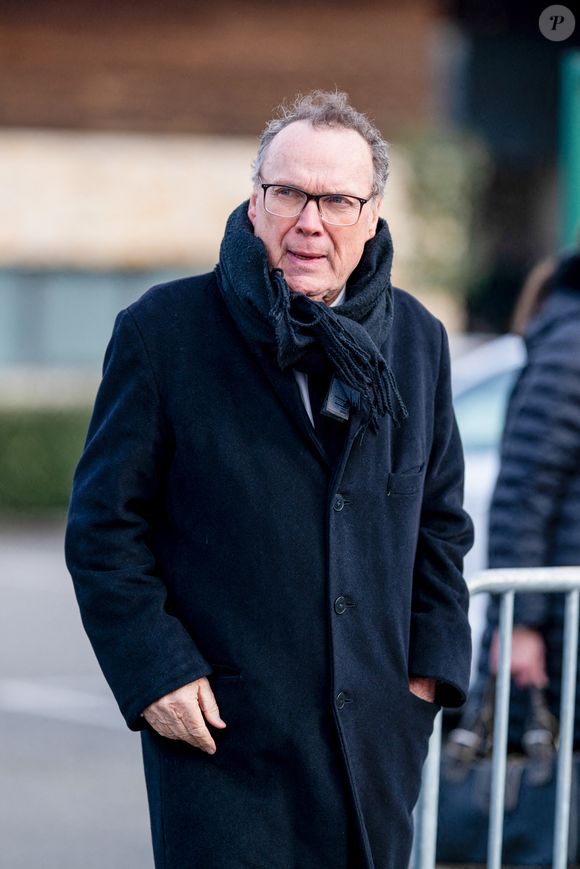 Julien Lepers aux obsèques du chanteur Herbert Léonard au crématorium de Saint-Fargeau-Ponthierry, France, le 12 mars 2025. © Bestimage