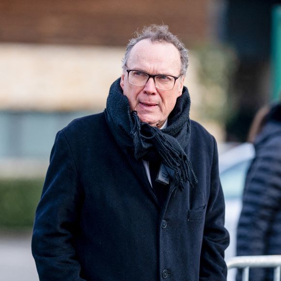 Julien Lepers aux obsèques du chanteur Herbert Léonard au crématorium de Saint-Fargeau-Ponthierry, France, le 12 mars 2025. © Bestimage