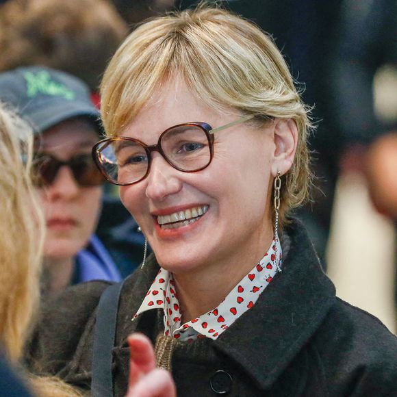 Judith Godrèche arrive au tribunal - Le réalisateur Christophe Ruggia, poursuivi pour agressions sexuelles envers la comédienne Adèle Haenel, condamné à deux de prison ferme avec port de bracelet électronique va faire appel de la décision, au tribunal judiciaire de Paris, France, le 3 février 2025. © Christophe Clovis/Bestimage