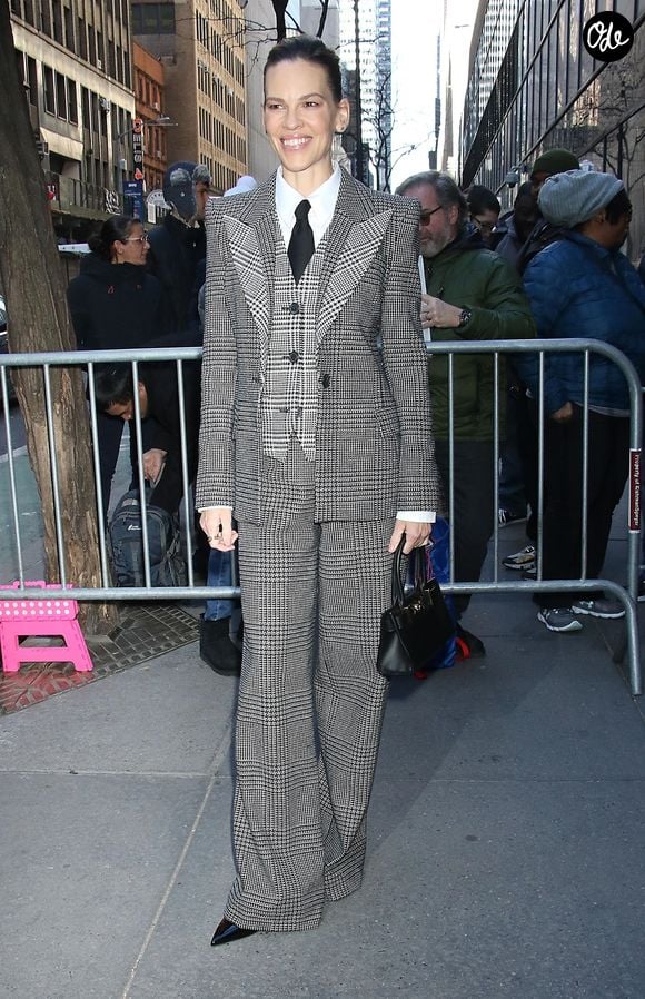 Et en légende, la future maman a laissé entendre que la naissance n'était plus si loin.

New York, NY - Hilary Swank de passage au Today Show pour parler du nouveau film Lionsgate Ordinary Angels à New York. Sur la photo : Hilary Swank.