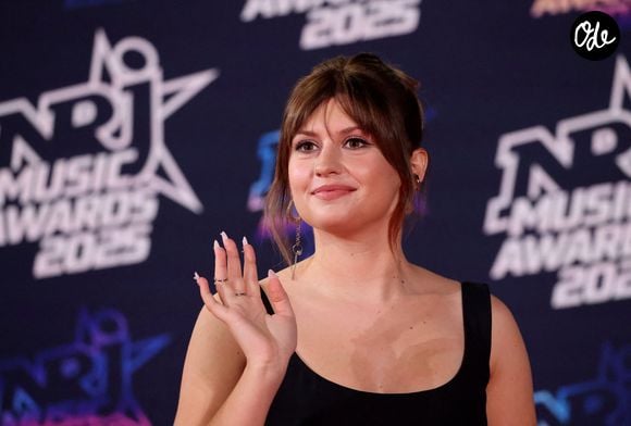 Marine Delplace au photocall de la 27ème édition des NRJ Music Awards au Palais des Festivals de Cannes, le 31 octobre 2025. 

© Dominique Jacovides/Bestimage
