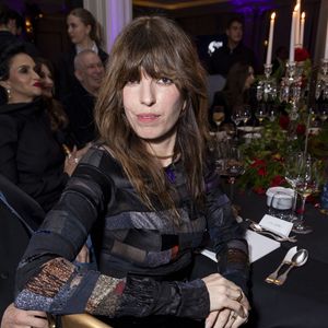 La chanteuse française a perdu un proche avec qui il avait étroitement travaillé sur son album à succès "Lay Low". 

Lou Doillon - Personnalités au dîner des enfants du Rwanda de l'association AEM au Pavillon Ledoyen à Paris le 26 mars 2026

© Olivier Borde / Bestimage