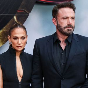 L'actrice, danseuse et chanteuse américaine Jennifer Lopez (J.Lo), vêtue d'une tenue Gucci, et son mari, l'acteur et réalisateur américain Ben Affleck, arrivent à la première à Los Angeles du film de Warner Bros. «The Flash », organisée au TCL Chinese Theatre IMAX le 12 juin 2023 à Hollywood, Los Angeles, Californie, États-Unis. Photo : Image Press Agency/ABACAPRESS.COM