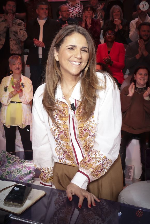Exclusif - Valérie Benaim, sur le plateau de TBT9 présenté par C.Hanouna, et diffusé en direct sur W9, Paris, France, le 12 février 2026. © Jack Tribeca / Bestimage