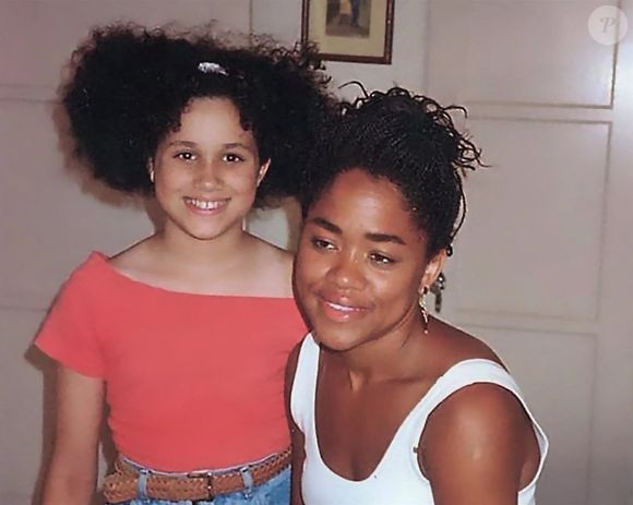 Doria Ragland et Meghan Markle - Images du documentaire Netflix "Harry & Meghan" 2022. La série comporte six parties et couvre la relation du couple depuis leurs premières fréquentations jusqu'à leur décision de prendre du recul en tant que membres actifs de la famille royale britannique et leurs activités ultérieures. (Backgrid UK/ Bestimage).