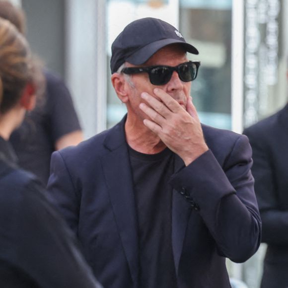 "J’ai dit à Thierry : 'Alors maintenant, on ne bouge plus pendant le jingle'", a-t-il ainsi révélé dans une vidéo publiée sur Tik Tok

Laurent Baffie - Arrivées aux obsèques de Thierry Ardisson en l’église Saint-Roch de Paris, France, le 17 juillet 2025. © Clovis-Jacovides/Bestimage