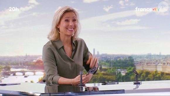 Dernier J.T de Anne-Sophie Lapix sur France 2 le 26 Avril 2025.
© Capture d'ecran France TV via Bestimage