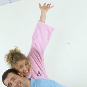 Archives -  Jean Dujardin et Alexandra Lamy dans la série "Un gars, une fille" le 31 janvier 2002.

© Bestimage
