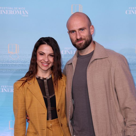 Denitsa Ikonomova et son compagnon François Alu sur le tapis rouge lors de la 7ème édition du festival Cinéroman à Nice, le 2 octobre 2025.

Photo : Bebert-Jacovides / Bestimage