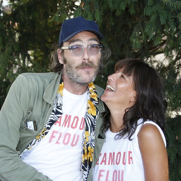 Philippe Rebbot, Romane Bohringer du film  L'amour flou - Les célébrités lors de la 11ème édition du Festival du Film Francophone d'Angoulême, le 22 aout 2018. (Christophe Aubert via Bestimage).