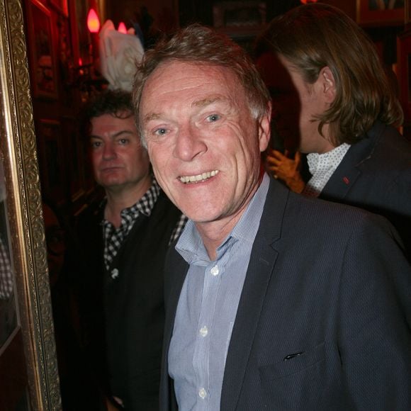 "On est confrontés à des groupes dans la rédaction qui veulent pas de vous, ils voulaient pas de moi, ils m’ont fait suer."

Christophe Hondelatte - Michou fête son 88ème anniversaire dans son cabaret avec ses amis à Paris le 18 juin 2019. © JLPPA/Bestimage