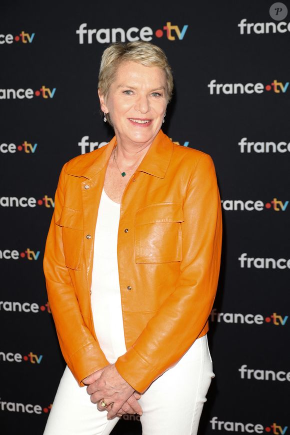Elise Lucet au photocall pour la conférence de presse de rentrée de France TV à la Grande Halle de la Villette à Paris, France, le 11 juillet 2023. © Coadic Guirec/Bestimage