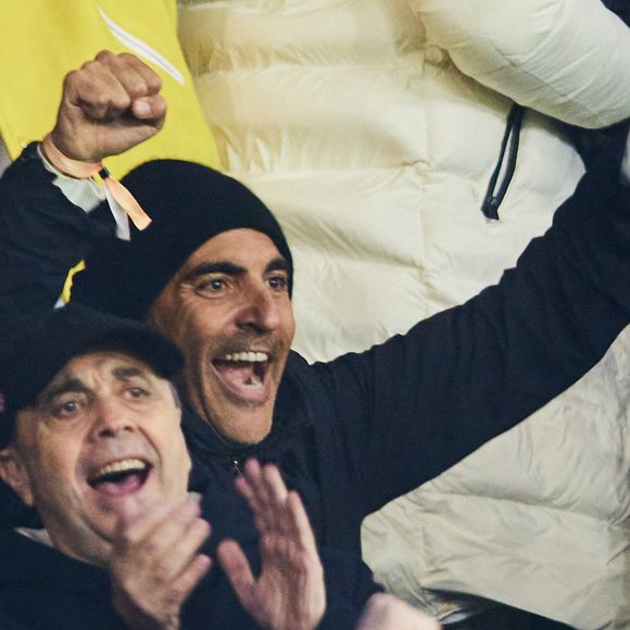 Dès lors, l'humoriste et comédien, que le public français avait plébiscité dans la saga "Qu'est-ce qu'on a fait au bon Dieu ?", a disparu des écrans, au profit d'un long parcours judiciaire. 

Ary Abittan - Célébrités assistent au match de Ligue des champions entre le PSG et Manchester City (4-2) au Parc des Princes à Paris le 22 janvier 2025. © Cyril Moreau/Bestimage