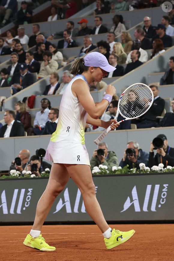 Iga Swiatek lors de sa demi-finale l'opposant à A.Sabalenka lors des internationaux de France de Tennis de Roland Garros 2025 (Jour 12), à Paris, France, le 5 juin 2025. © Michtof/PsnewZ/Bestimage