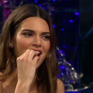 Harry Styles retrouve son ex Kendall Jenner pour un jeu de "Spill Your Guts or Fill Your Guts" sur le plateau de l'émission "The Late Late Show" à Los Angeles. Le 10 décembre 2019 CBS / UK Backgrid via Bestimage