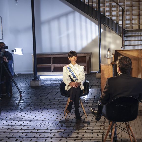 Exclusif - Eve Gilles - Enregistrement de l'émission "Animaux Stars", présentée par B.Montiel et diffusée le 7 décembre sur Animaux TV. Le 23 septembre 2024
© Jack Tribeca / Bestimage
