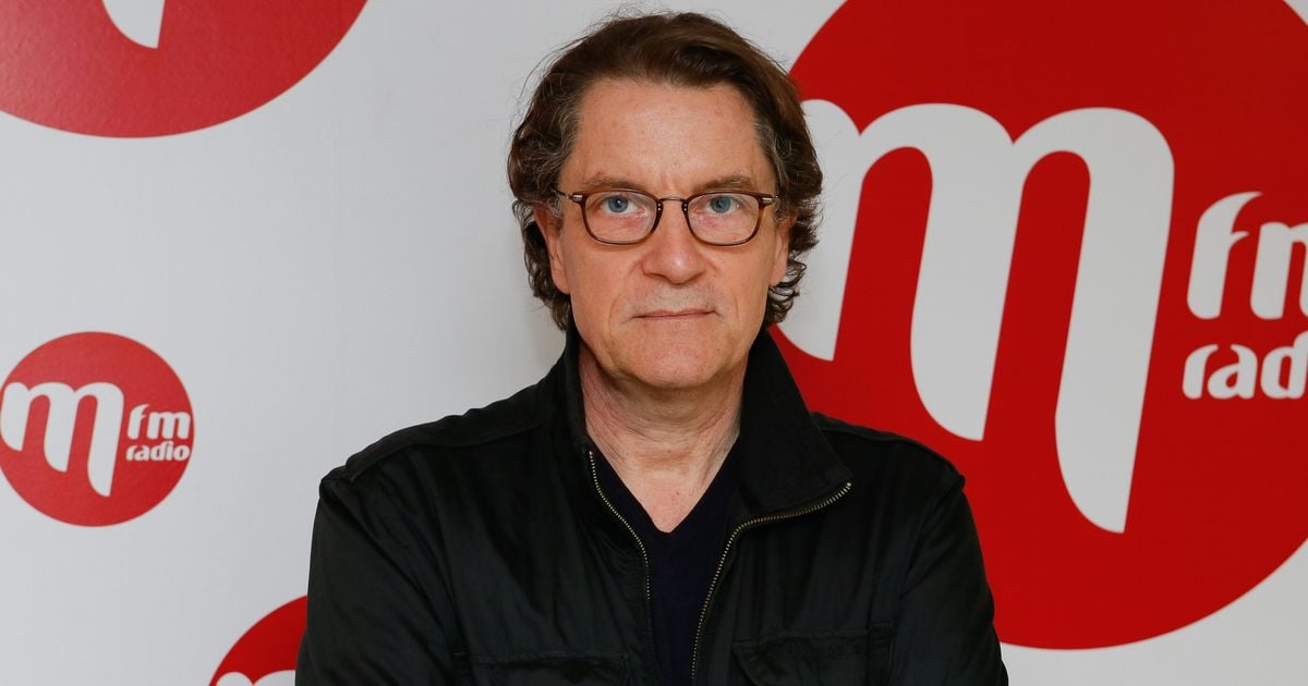 Ca pouvait durer des mois" : Aurélie, la fille de Francis Cabrel, évoque  son enfance avec son célèbre père - Purepeople