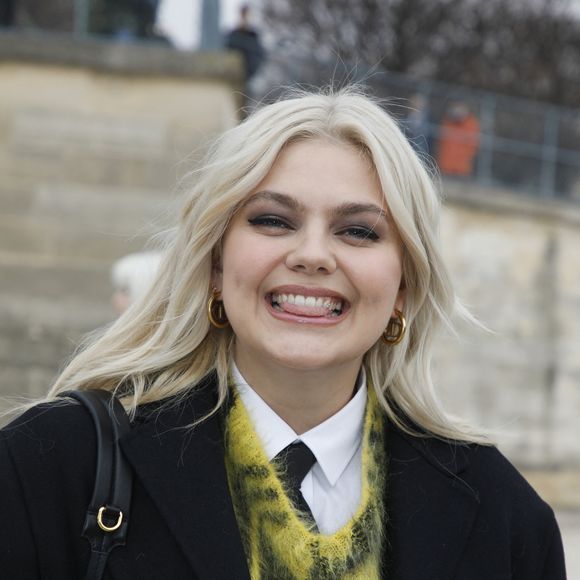 Louane Emera - Arrivées au défilé Dior Femme Automne/Hiver 2022/2023 lors de la Fashion Week de Paris, France, le 1er mars 2022. © Denis Guignebourg/Bestimage
