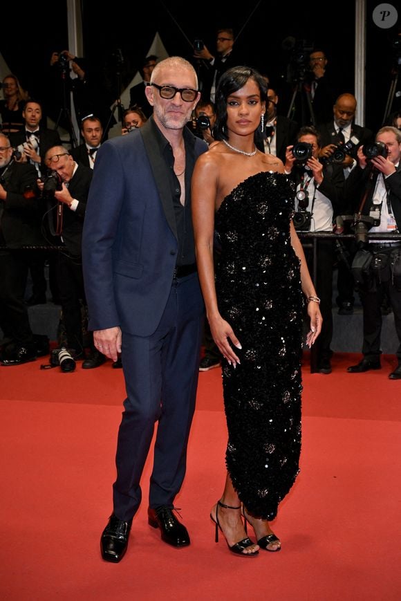 La jeune femme de 27 ans est rapidement tombée enceinte...

Vincent Cassel, Narah Baptista à la première du film Parthenope lors du 77ème Festival de Cannes à Cannes, France le 21 mai 2024. Photo by Julien Reynaud/APS-Medias/ABACAPRESS.COM