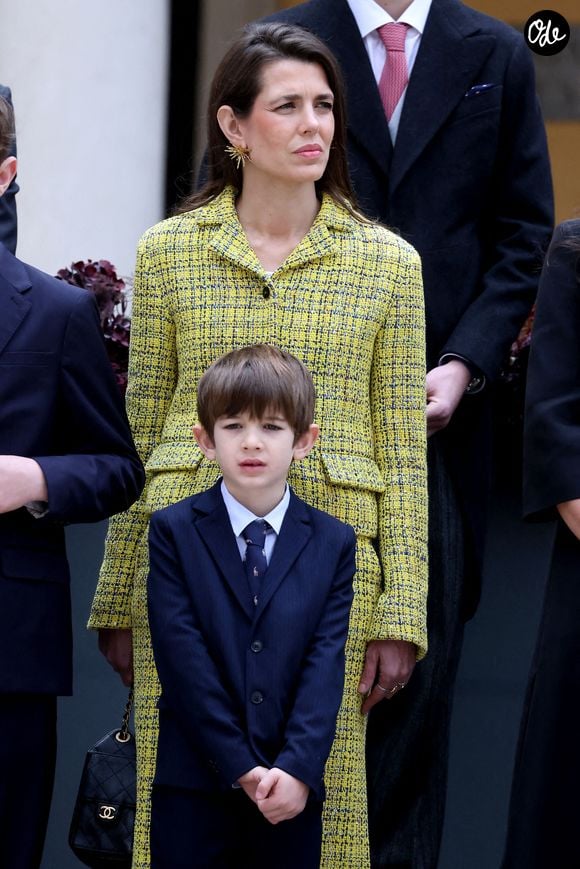 Balthazar a pu se rafraîchir dans une somptueuse piscine, comme on peut le voir dans une story Instagram de son père.

Charlotte Casiraghi et son fils Balthazar Rassam aperçus dans la cour du palais lors de la fête nationale à Monte-Carlo, Monaco, le 19 novembre 2025. Photo de Dominique Jacovides - Bruno Bebert/Pool/ABACAPRESS.COM