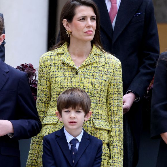 Balthazar a pu se rafraîchir dans une somptueuse piscine, comme on peut le voir dans une story Instagram de son père.

Charlotte Casiraghi et son fils Balthazar Rassam aperçus dans la cour du palais lors de la fête nationale à Monte-Carlo, Monaco, le 19 novembre 2025. Photo de Dominique Jacovides - Bruno Bebert/Pool/ABACAPRESS.COM
