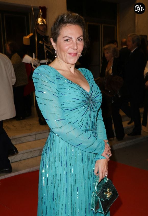 Dans un communiqué, elle a reconnu un incident qu’elle regrette profondément et a révélé souffrir de bipolarité, diagnostiquée après plusieurs difficultés.

Anne-Élisabeth Blateau lors du 31ème Gala de l’Espoir donné au profit de la recherche contre le cancer au théâtre des Champs-Elysée à Paris le 14 octobre 2025.

© Coadic Guirec/Bestimage