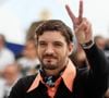 Très attaché à ses racines nord-américaines, il a rappelé qu'il possède les papiers canadiens, tout comme son jeune fils Hiro, né en 2023.

Niels Schneider au photocall du film "La Bataille De Gaulle : L'Âge De Fer" (De Gaulle : Tilting Iron) lors du 79ème Festival International du Film de Cannes, France, le 21 mai 2026. © Jacovides-Moreau/Bestimage