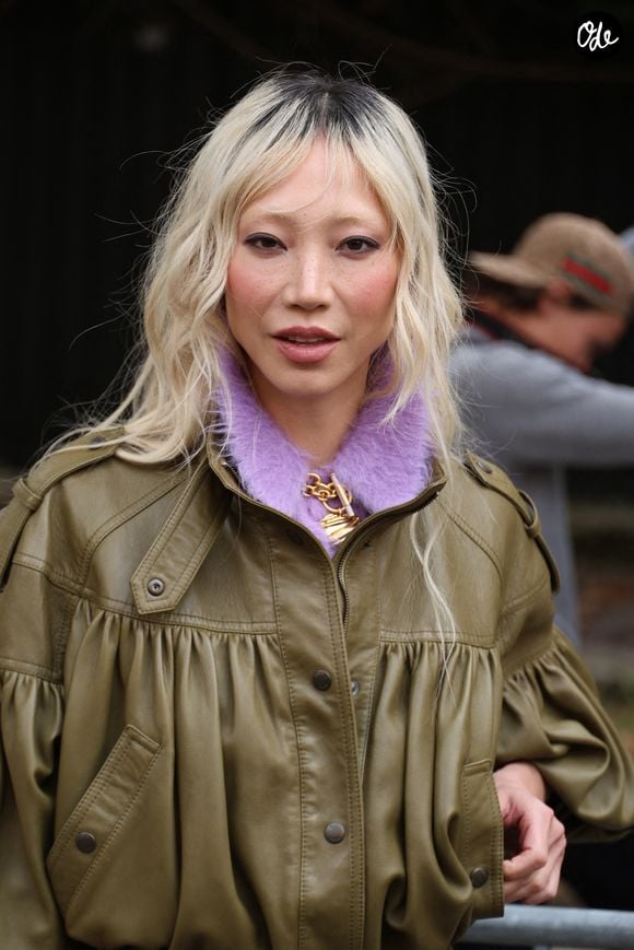 Soo Joo Park au défilé Chloé "Collection Femme Prêt-à-Porter Printemps/Eté 2027" lors de la Fashion Week de Paris, le 1er octobre 2026. 

© Denis Guignebourg / Bestimage