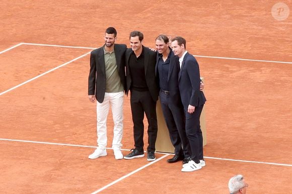 Lui aussi a un temps fait partie des "petites mains" de Roland-Garros. 

Rafael Nadal avec Roger Federer, Novak Djokovic et Andy Murray - Hommage à Rafael Nadal et à ses 14 victoires sur la terre battue de Roland Garros lors des Internationaux de France de Tennis de Roland Garros 2025 - Jour 01 à Paris le 25 Mai 2025. 

© Bertrand Rindoff / Bestimage