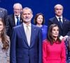 Il y a quelques semaines, le passage de la tempête DANA a fait plus de 200 morts en Espagne...

La princesse Leonor, Le roi Felipe VI et la reine Letizia d’Espagne, L'infante Sofia d'Espagne - La famille royale d'Espagne reçoit les lauréats du prix "The Princess of Asturias Awards" 2024 à Oviedo, le 25 octobre 2024. 
© Lalo Yasky / Bestimage