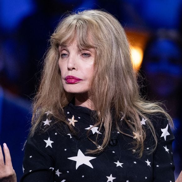 Exclusif - Arielle Dombasle lors de l'enregistrement de l'émission "La Boîte à secrets", présentée par F.Bollaert et diffusée le 16 octobre sur France 3, à Paris, France, le 29 septembre 2026. © Cyril Moreau/Bestimage