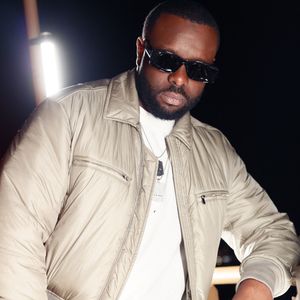 « Le Dernier Tour » retrace toute sa carrière, des débuts avec Sexion d’Assaut à ses succès en solo.

Gims à l'émission "Paris 2024 le concert événement...dans un an les jeux" à la Tour Eiffel à Paris, et diffusée le 25 juillet sur France 2. Photo par Christophe Clovis / Bestimage