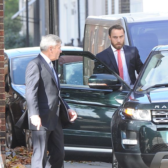 Dans une interview accordée au Sunday Times, le frère de Pippa Middleton a également évoqué les progrès de son enfant, tout juste âgé d'un an

La famille de Kate Middleton (ses parents Carole et Michael, son frere James et sa soeur Pippa) se rend au baptême du prince George de Cambridge a Londres, le 23 octobre 2013.