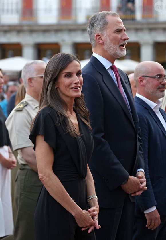 Le roi Felipe VI d'Espagne et la reine Letizia assistent au concert de la garde royale en l'honneur du 10ème anniversaire de leur couronnement sur la Plaza Mayor à Madrid, le 18 juin 2025.

Photo : Europa Press / Bestimage