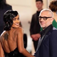 La vie parfaite de Vincent Cassel loin de la France, avec Narah et leur bébé : images d’une famille comblée