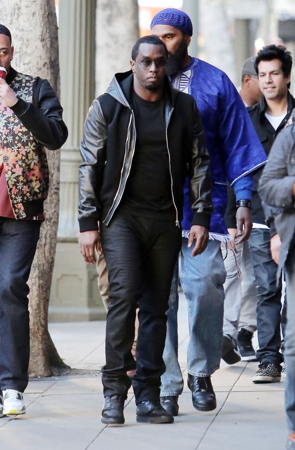 Mercredi 11 décembre 2013, P-Diddy interrompt la production sur le plateau de tournage d'une publicité Time Warner à Los Angeles. Photographie : KVS/Pedro Andrade, © /PCN/ABACAPRESS.COM
