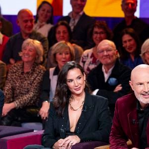 Exclusif - Hugo, Jade et Franck Leboeuf lors de l'enregistrement de l'émission "Famille je vous aime" présentée par M.Drucker et qui sera diffusée le 29 décembre sur France 3, au studio Rive gauche, à Paris, France, le 2 décembre 2025. © Gaffiot-Perusseau/Bestimage