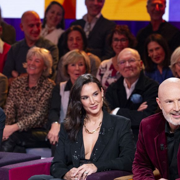 Exclusif - Hugo, Jade et Franck Leboeuf lors de l'enregistrement de l'émission "Famille je vous aime" présentée par M.Drucker et qui sera diffusée le 29 décembre sur France 3, au studio Rive gauche, à Paris, France, le 2 décembre 2025. © Gaffiot-Perusseau/Bestimage