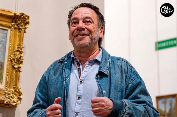 Michel Bussi est au Musée des Beaux Arts pour admirer un tableau de Monet en écho à son 1er livre le dalhia noir lors de la 22ème édition du festival Quais du Polar à Lyon le 5 avril 2026. Photo Sandrine Thesillat / PsNewZ / Bestimage