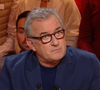 Christophe Dechavanne sur le plateau de "Quelle époque !" sur France , le 1er mars 2025.
