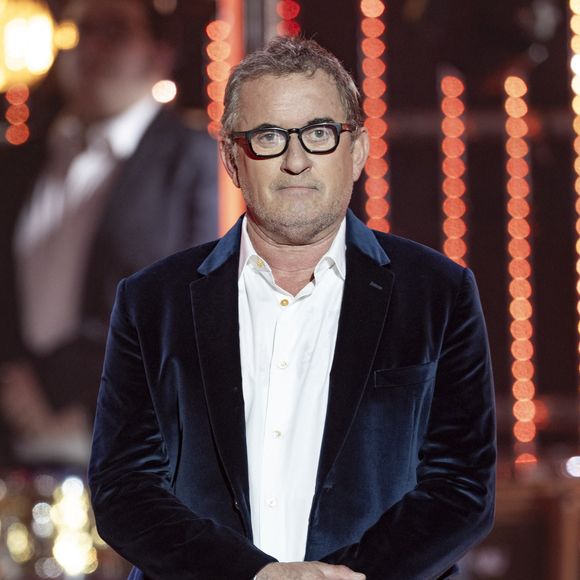 Une annonce révélée par Coyote, la société de production de Christophe Dechavanne, créée en 1989 sur le réseau social LinkedIn. Sur l'image partagée, Sophie Davant s'entretient avec ses premiers intervenants dans un très joli cadre !

Exclusif - Christophe Dechavanne lors de l'enregistrement de la soirée "Les 30 ans du sidaction - la soirée événement" au Grand Rex à Paris diffusée le 23 mars 2024 sur France 2 © Cyril Moreau / Coadic Guirec / Bestimage