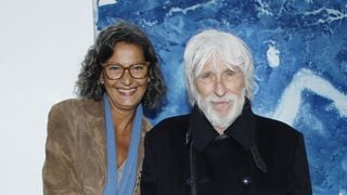 Pierre Richard et sa femme Ceyla propriétaires d'un domaine situé sur ce qui fut une île, un lieu à l'origine d'un beau business