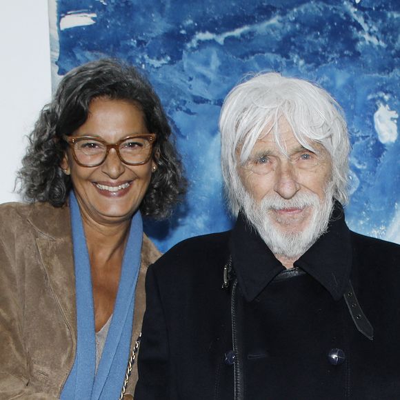 Pierre Richard mène de front sa carrière de comédien et une activité viticole développée avec son épouse Ceyla Lacerda.

Pierre Richard et sa femme Ceyla Lacerda au vernissage de l'exposition "A la lumière du Brésil' de S. Carron, Place des Vosges à Paris

© Denis Guignebourg/Bestimage