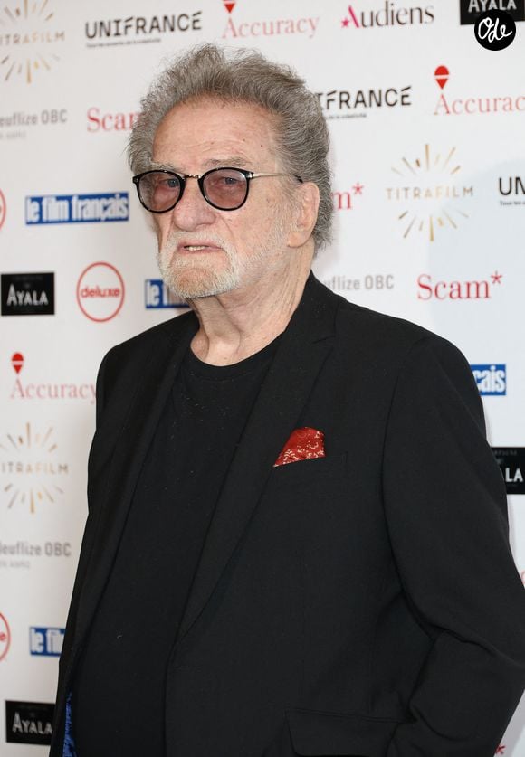 Il s'agit de sangliers, qui ont littéralement ravagé le terrain de sa maison.

Eddy Mitchell (Trophée d'honneur Accuracy) - 31ème cérémonie des Trophées du film français à l'hôtel Intercontinental à Paris le 6 février 2024. Ces Trophées récompensent notamment les champions du box-office et des audiences, ainsi que l'exploitant de l'année, trois duos producteur-réalisateur en cinéma et audiovisuel, le film documentaire et la personnalité de l'année, désignée par les lecteurs. © Coadic Guirec/Bestimage