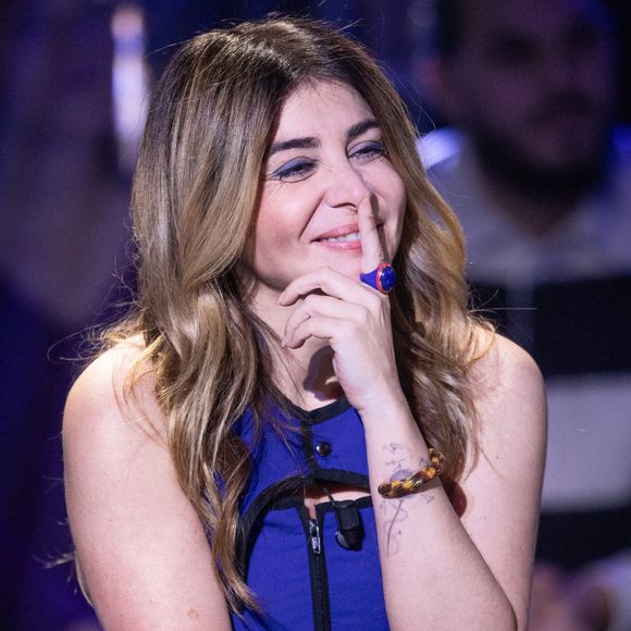 Exclusif - Julie Zenatti lors de l'enregistrement de l'émission "La Boîte à secrets", présentée par F.Bollaert et diffusée le 2 janvier 2026 sur France 3, dans les studios du Lendit à Saint-Denis, France, le 1er décembre 2025. © Cyril Moreau/Bestimage