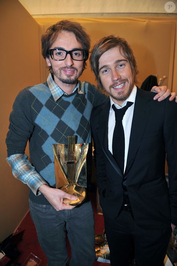 Celui qui vient du télé-crochet Nouvelle Star, à l'instar de Christophe Willem, affiche désormais des dates complètes de Zenith et d'Arena.

Christophe Willem et Julien Doré dans les coulisses de la 23ème cérémonie des Victoires de la Musique au Zénith de Paris le 8 mars 2008. Photo Gouhier-Nebinger/Abaca