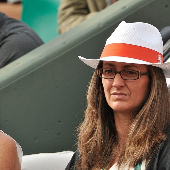 Mary Pierce lors du match entre Jo-Wilfried Tsonga et Jerzy Janowicz aux Internationaux de France de tennis de Roland Garros à Paris, le 30 mai  2014.